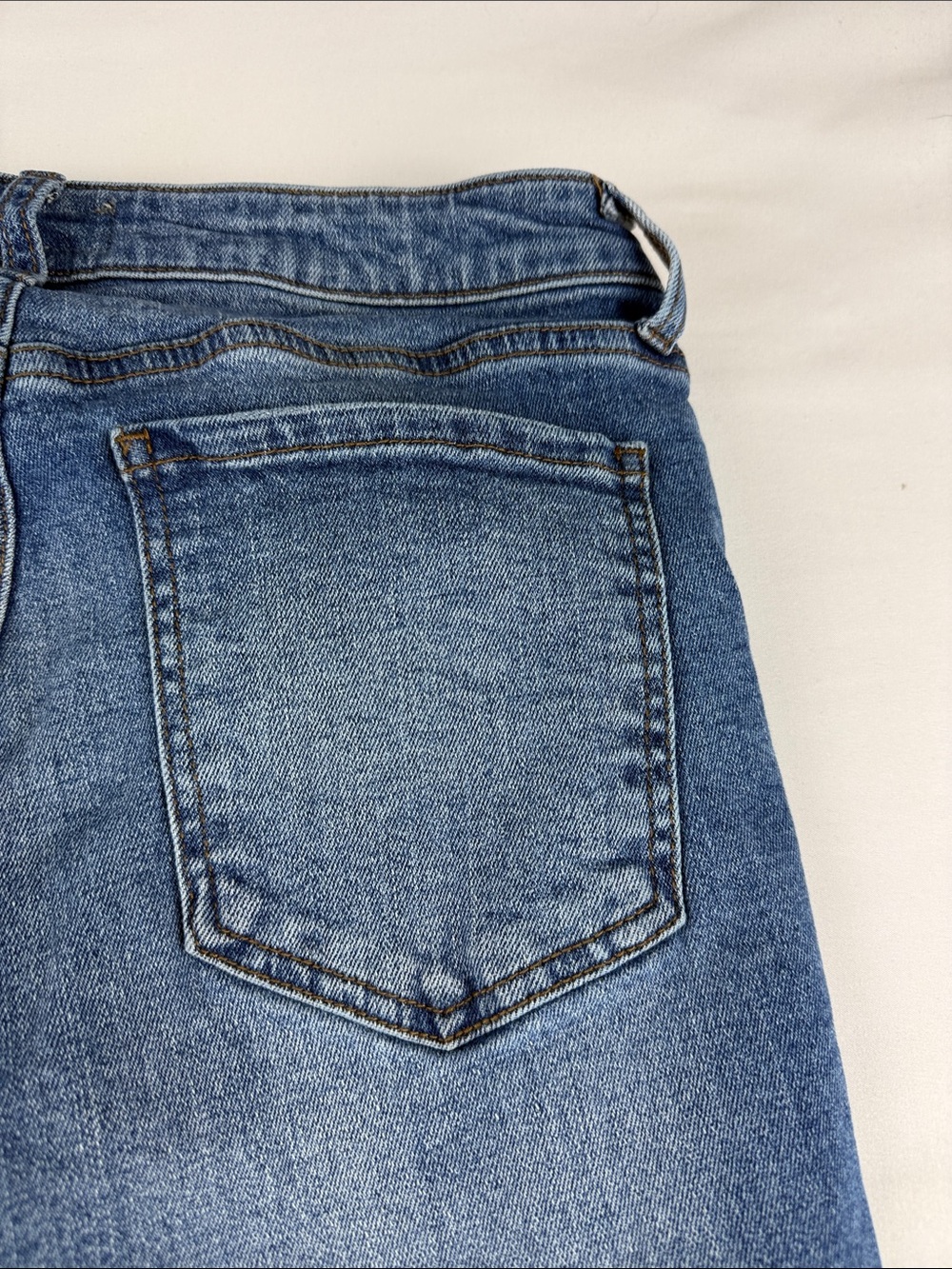 Kut from the Kloth Nadia Flare High Rise Distressed Jeans – Women's Size 6 - Picture 10 of 10